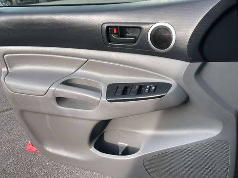 Used 2014 Toyota Tacoma 4x4 Double Cab image 12