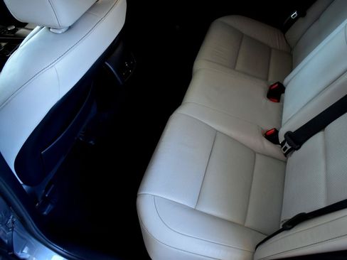 Used 2014 Lexus ES 350 w/ Luxury Package FWD image 31