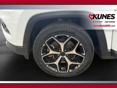 Used 2025 Jeep Compass Limited AWD/4WD image 13