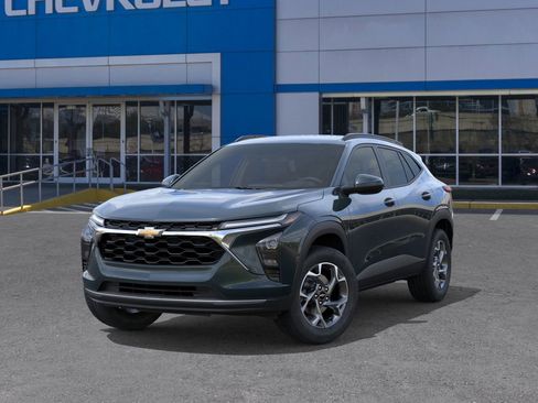 New 2026 Chevrolet Trax LT w/ Driver Confidence Package image 6