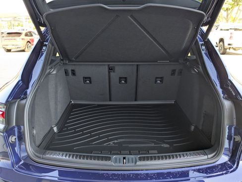 New 2026 Porsche Macan image 23