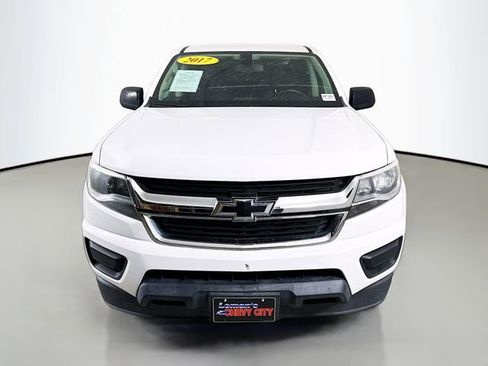 Used 2017 Chevrolet Colorado LT image 2
