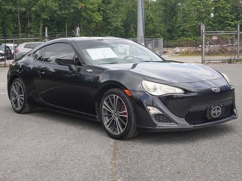Used 2013 Scion FR-S RWD image 2