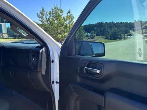 Used 2024 Chevrolet Silverado 1500 Custom Trail Boss AWD/4WD image 21