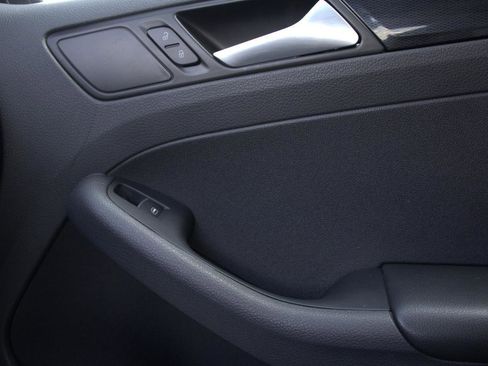 Used 2017 Volkswagen Jetta SEL image 27