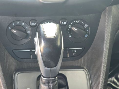 Used 2018 Ford Transit Connect XL image 30