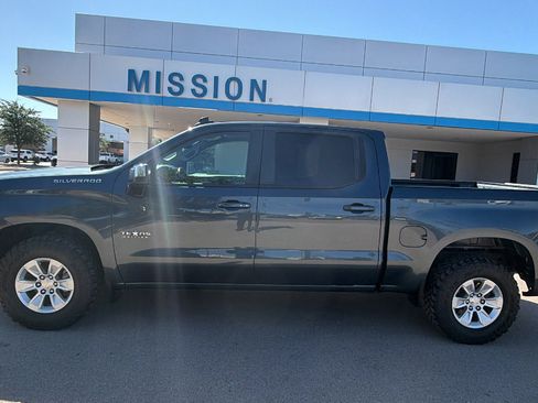 Used 2020 Chevrolet Silverado 1500 LT w/ Texas Edition RWD image 2