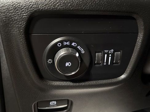 Used 2024 Jeep Grand Cherokee Limited AWD/4WD image 11