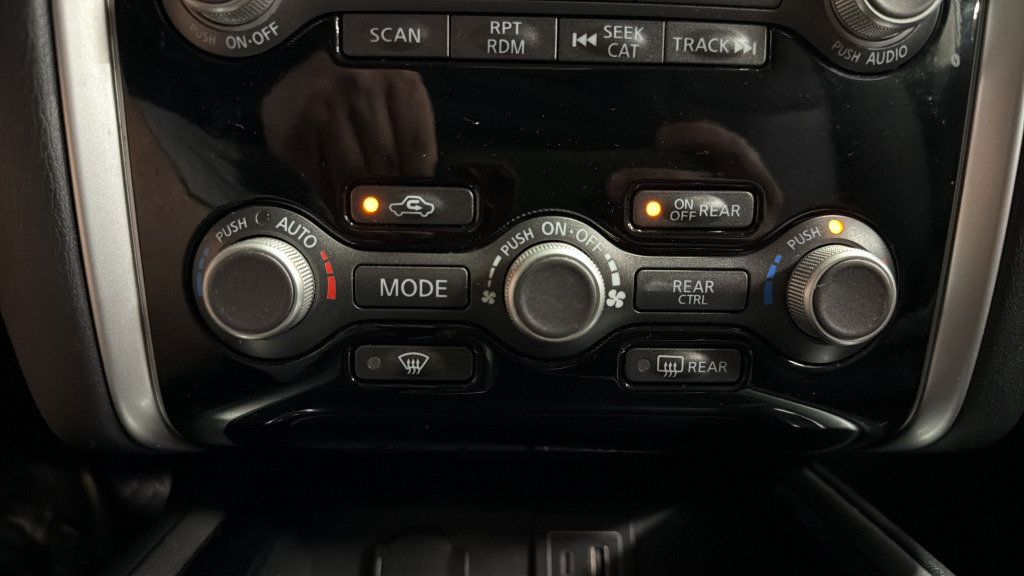 Used 2019 Nissan Pathfinder S AWD/4WD image 29