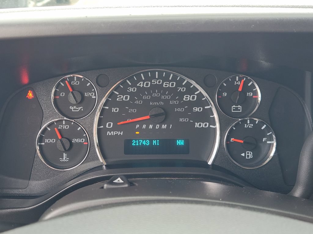 Used 2025 Chevrolet Express 2500 LT w/ LT Preferred Equipment Group RWD image 15