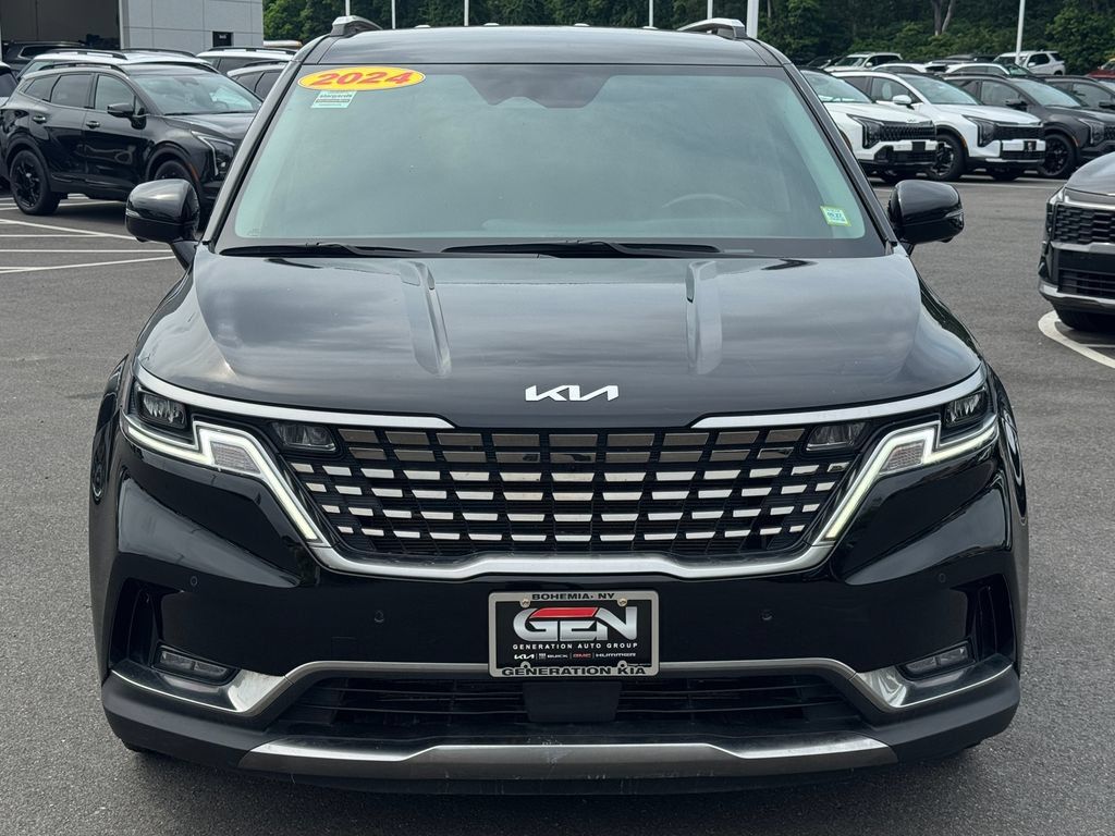 Used 2024 Kia Carnival SX FWD image 2