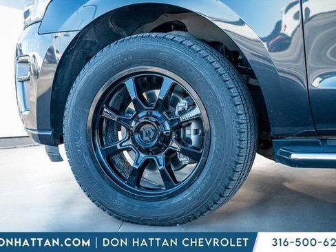 Used 2022 Ford Expedition Limited image 39