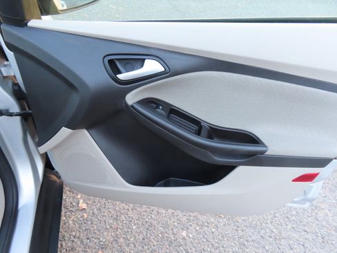Used 2014 Ford Focus SE image 18