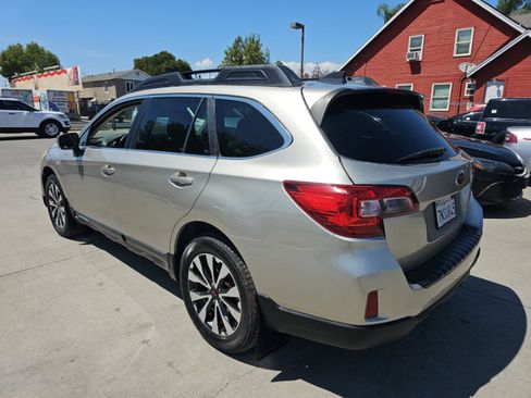Used 2016 Subaru Outback 2.5i Limited AWD/4WD image 3