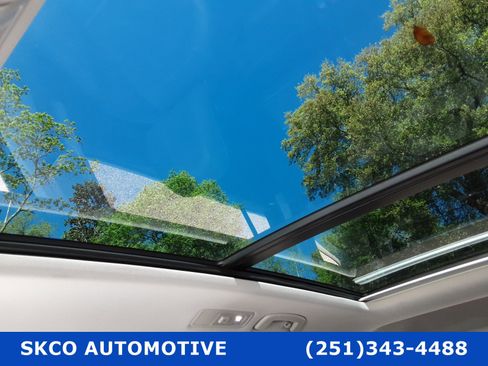 Used 2019 Volkswagen Tiguan SE w/ Panoramic Sunroof Package image 26