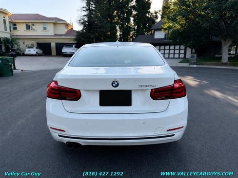 Used 2018 BMW 330e RWD image 5