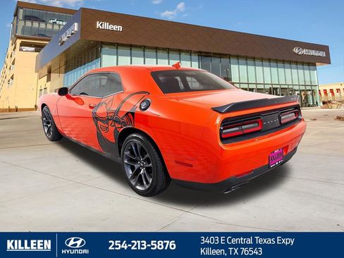 Used 2023 Dodge Challenger R/T Scat Pack RWD image 5