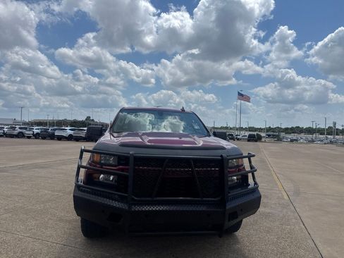 Used 2020 Chevrolet Silverado 1500 Custom w/ Custom Value Package RWD image 4