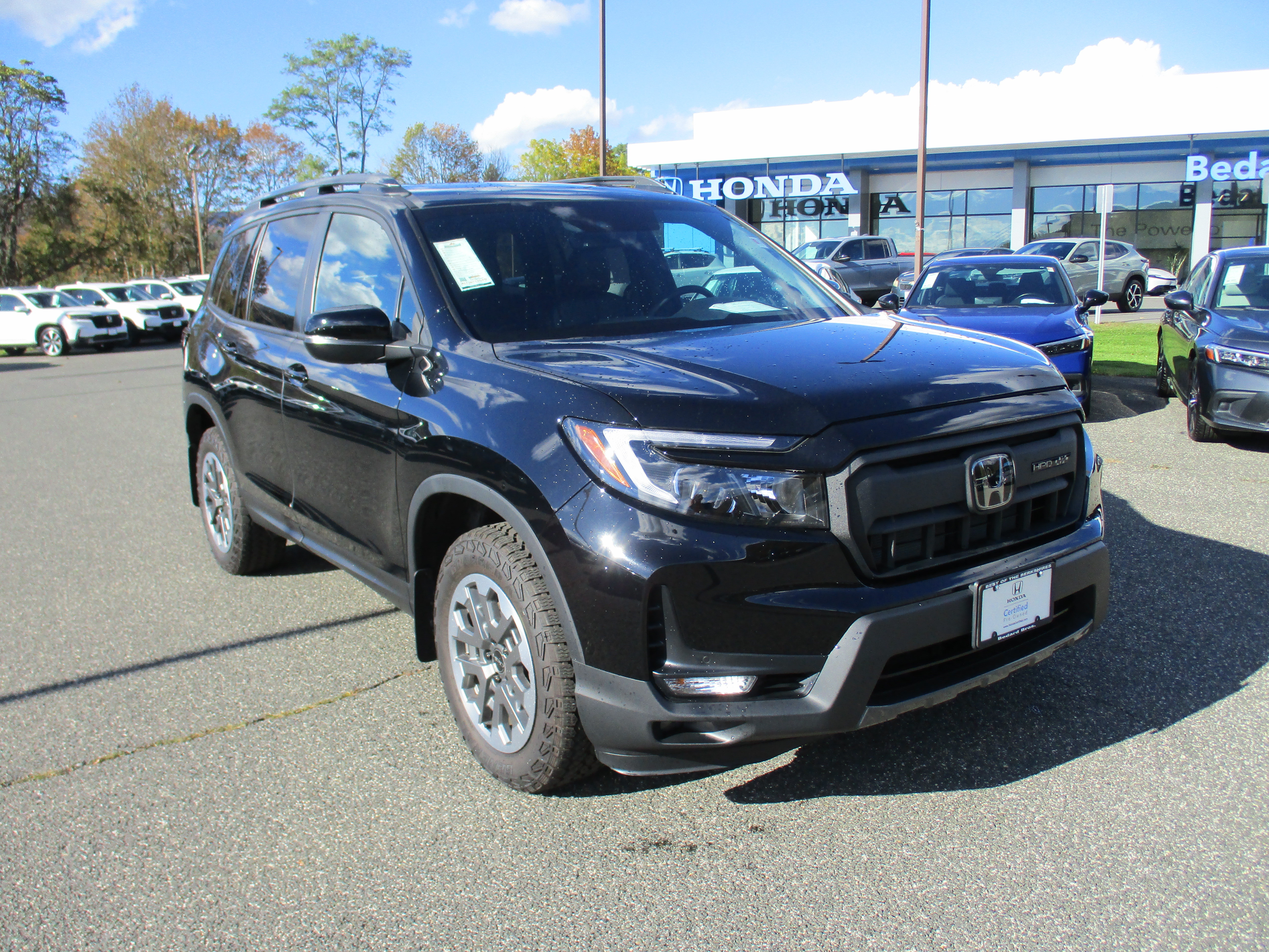 Certified 2025 Honda Passport TrailSport image 3