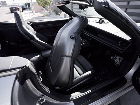 Used 2024 Porsche 911 Carrera GTS w/ Premium Package image 36