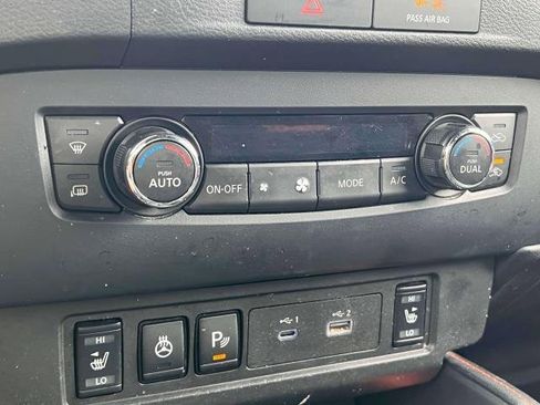 Used 2022 Nissan Frontier PRO-4X image 32