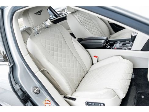 Used 2018 Bentley Flying Spur V8 image 40