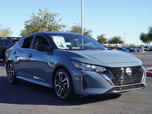 Certified 2025 Nissan Sentra SR image 4