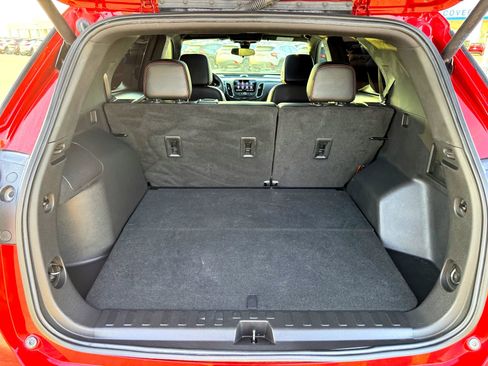 Used 2022 Chevrolet Equinox RS w/ RS Leather Package image 8