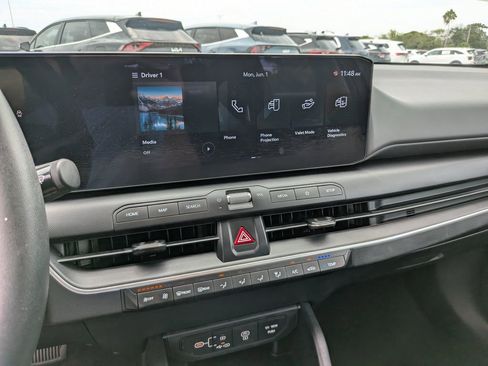 Certified 2025 Kia K4 FWD image 22
