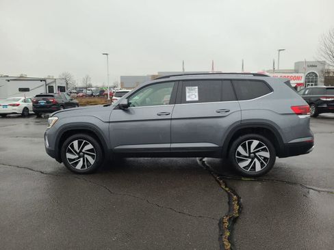 Used 2024 Volkswagen Atlas SE image 11