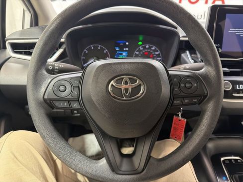 Used 2024 Toyota Corolla LE image 28