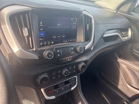 Used 2023 GMC Terrain SLT image 12