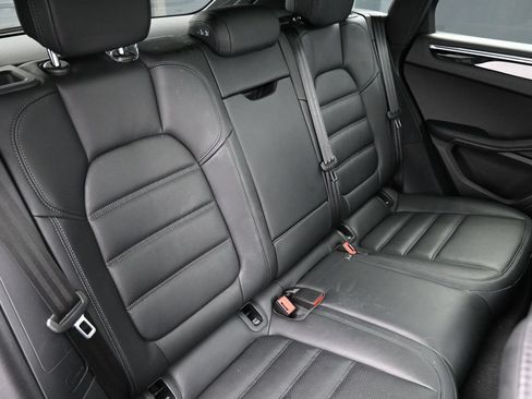 Certified 2026 Porsche Macan AWD/4WD image 27
