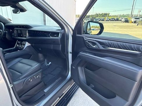 Used 2024 GMC Yukon Denali AWD/4WD image 21