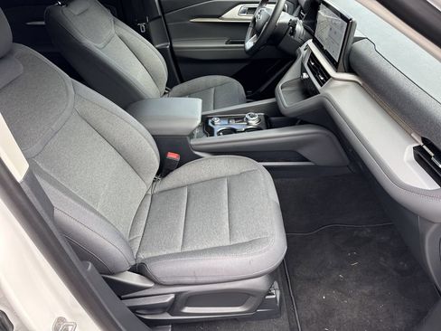 New 2026 Ford Explorer Active RWD image 14