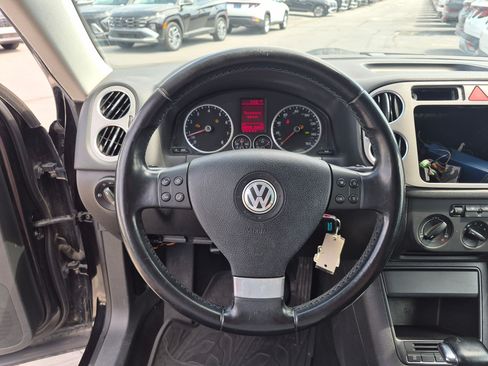 Used 2009 Volkswagen Tiguan SE AWD/4WD image 18
