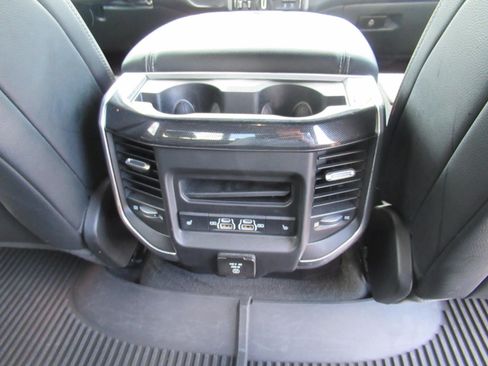 Used 2022 RAM 1500 Laramie AWD/4WD image 36