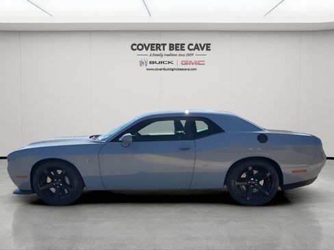 Used 2022 Dodge Challenger SRT Hellcat w/ Plus Package image 5