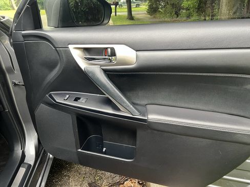 Used 2015 Lexus CT 200h FWD image 25