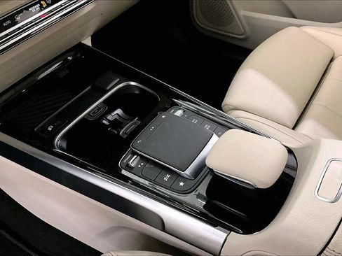 Used 2021 Mercedes-Benz GLB 250 4MATIC image 16