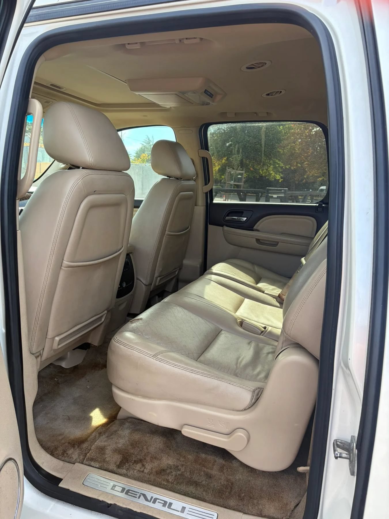 Used 2012 GMC Yukon XL Denali AWD/4WD image 11