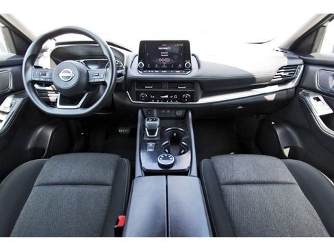 Used 2024 Nissan Rogue SV AWD/4WD image 10