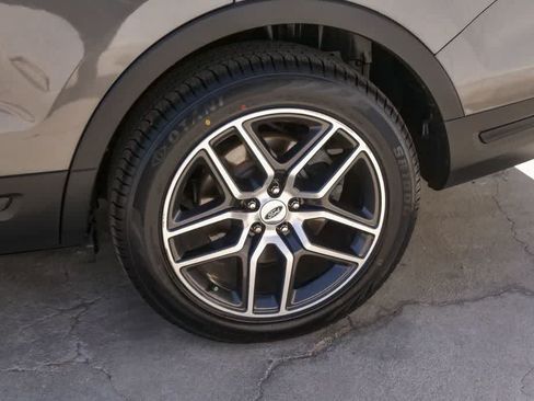 Used 2018 Ford Explorer Sport AWD/4WD image 6