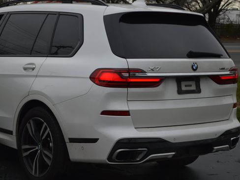 Used 2020 BMW X7 xDrive40i w/ M Sport Package image 3