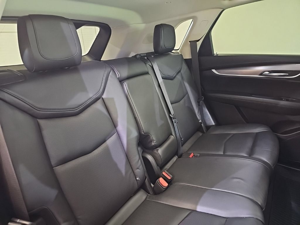 Used 2018 Cadillac XT5 Luxury w/ Driver Awareness Package AWD/4WD image 13