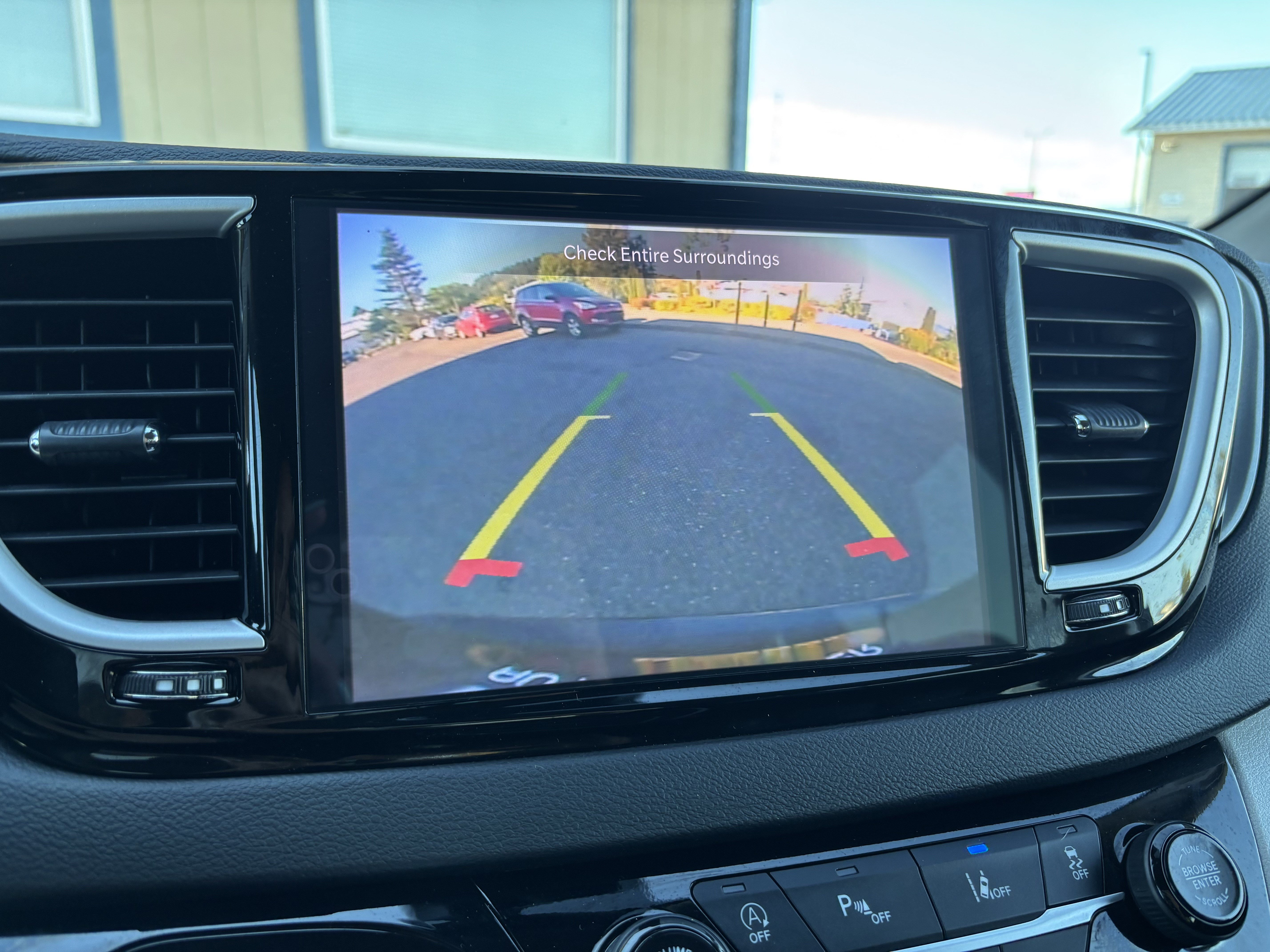 Used 2024 Chrysler Pacifica Touring-L FWD image 31