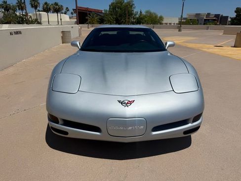 Used 1998 Chevrolet Corvette Coupe w/ Roof Pkg RWD image 10