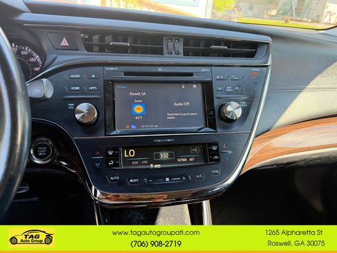 Used 2015 Toyota Avalon Limited FWD image 16