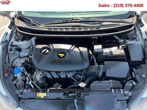 Used 2015 Hyundai Elantra SE FWD image 15