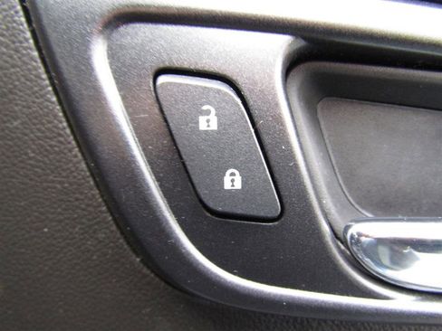 Used 2019 Chevrolet Tahoe LS image 34